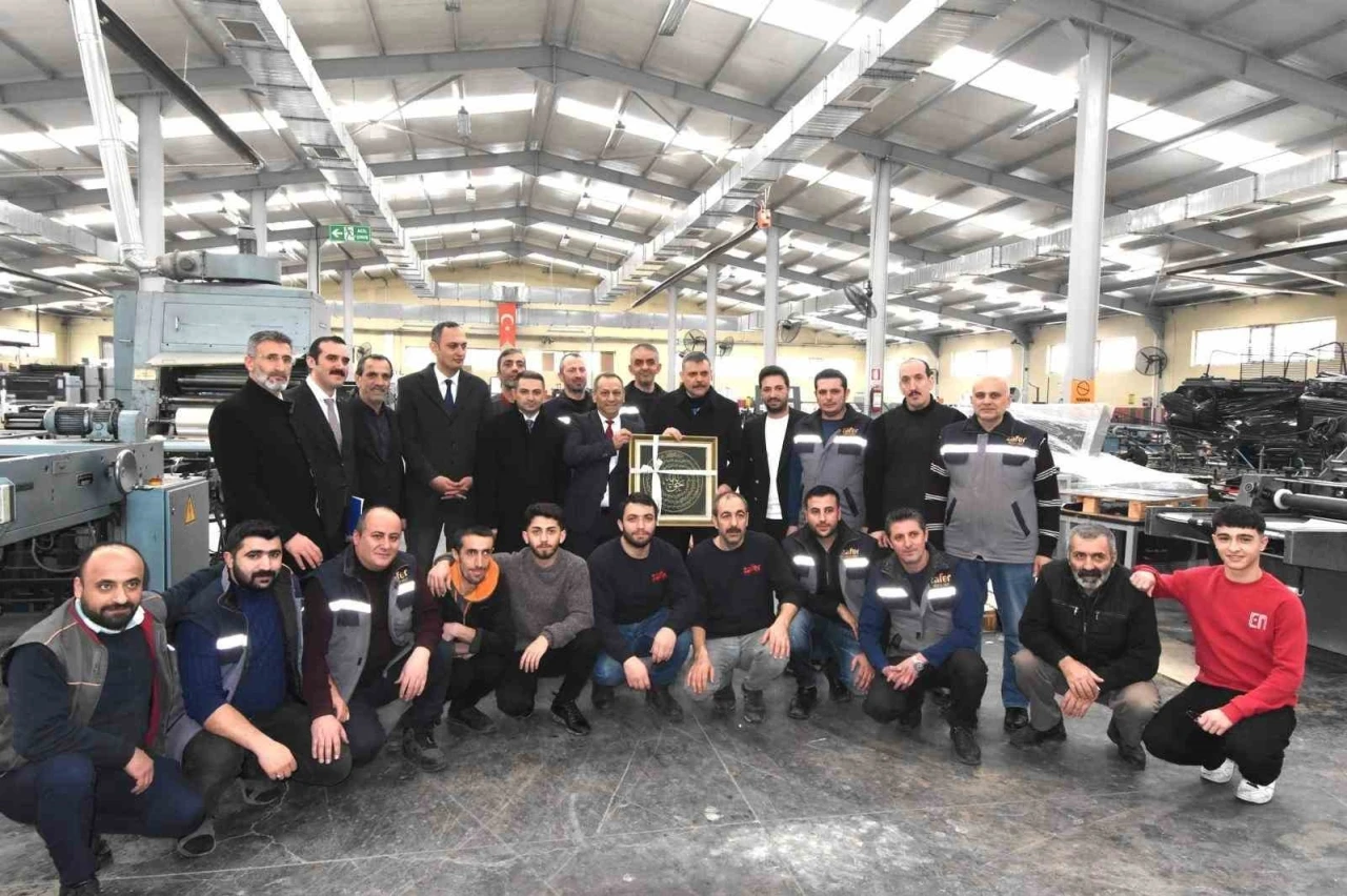 Vali &Ccedil;ift&ccedil;i, 42&rsquo;nci kuruluş yılında Zafer Ofset baskı tesislerini gezdi
