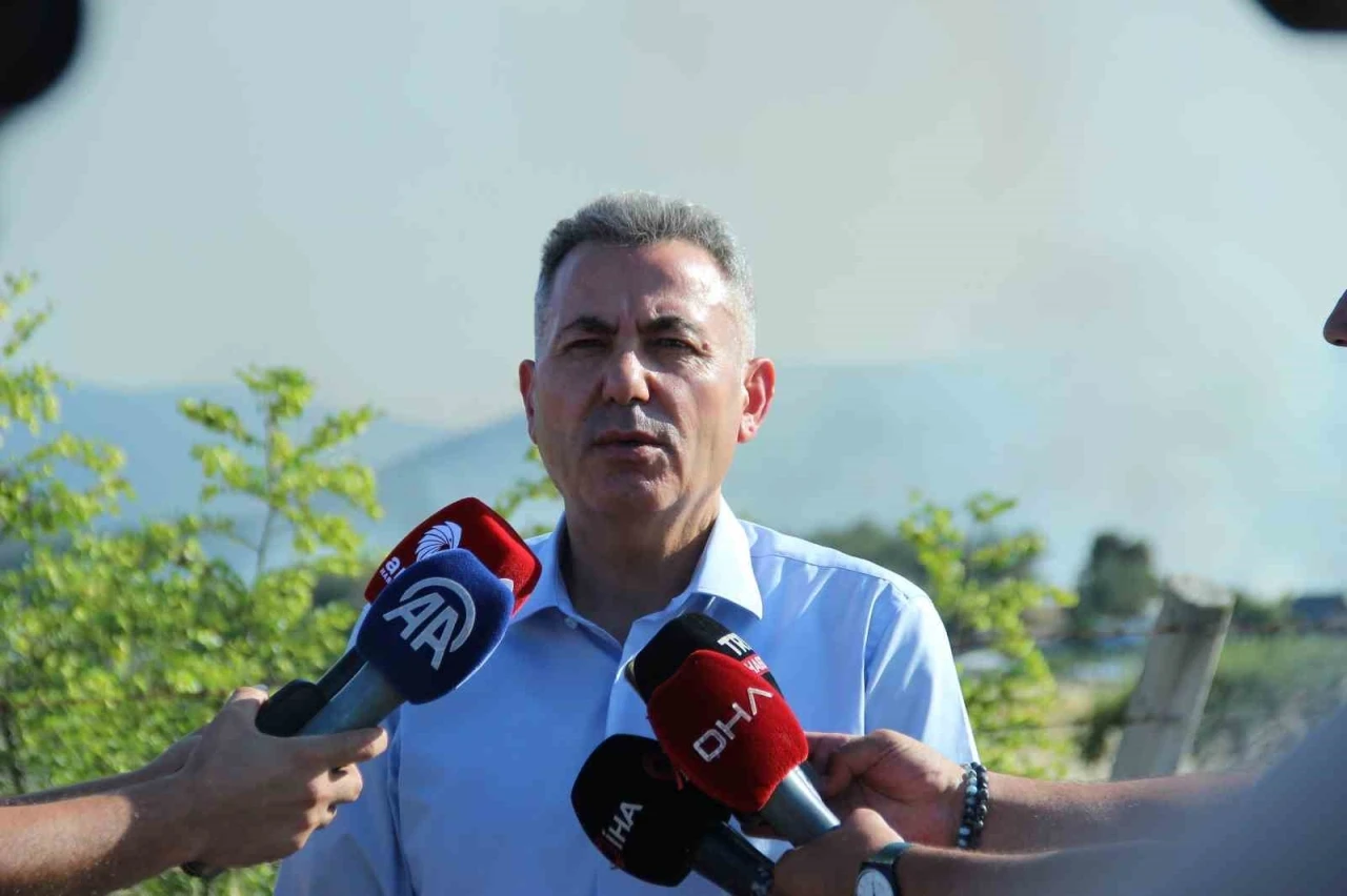 Vali Elban’dan Bornova yangını açıklaması: &quot;Enerjisi düşmüş durumda&quot;
