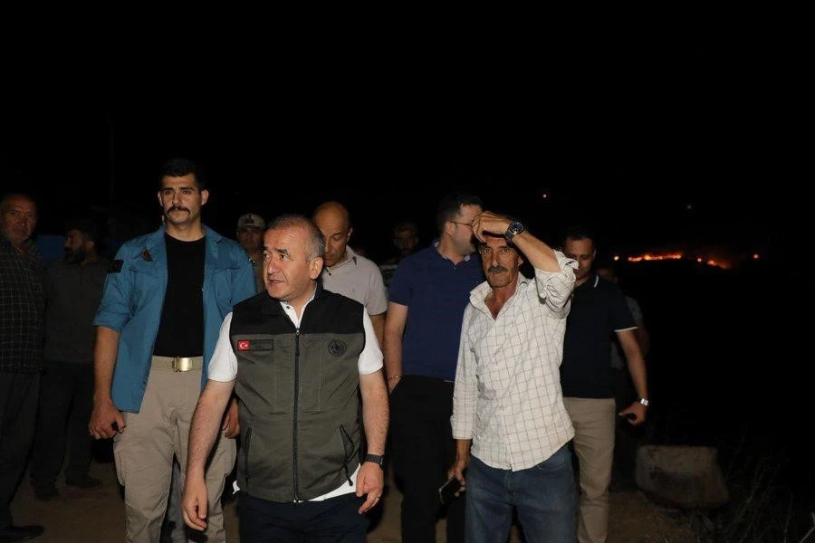 Vali Hatipoğlu: &quot;Yapılan yoğun müdahale ile yangın kontrol altına alınmıştır&quot;
