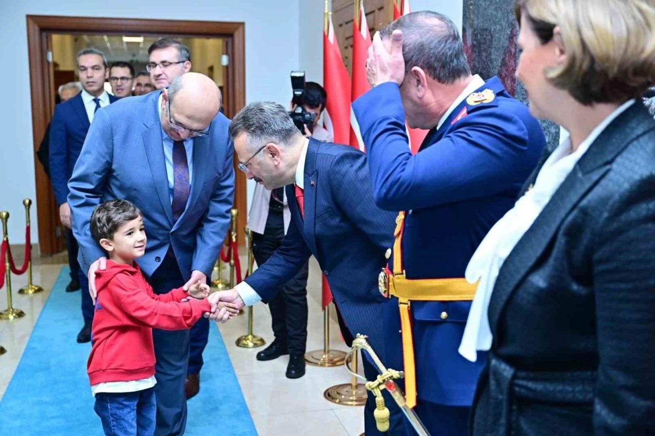 Vali Hüseyin Aksoy, 29 Ekim Cumhuriyet Bayramı tebriklerini kabul etti
