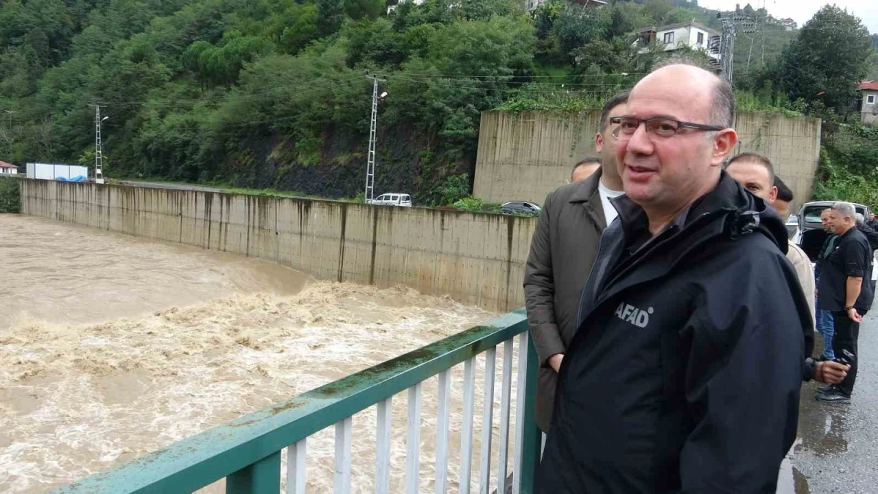 Vali Mehmet Fatih Serdengeçti: &quot;Giresun’da sel ve heyelanlar nedeniyle 20 köye ulaşım sağlanamıyor&quot;
