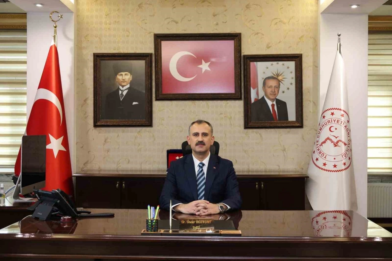 Vali &Ouml;nder Bozkurt Ağrı&rsquo;daki g&ouml;revine başladı
