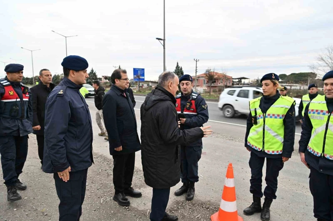 Vali &Ouml;zkan&rsquo;dan Salihli&rsquo;de yılbaşı g&uuml;venlik denetimi
