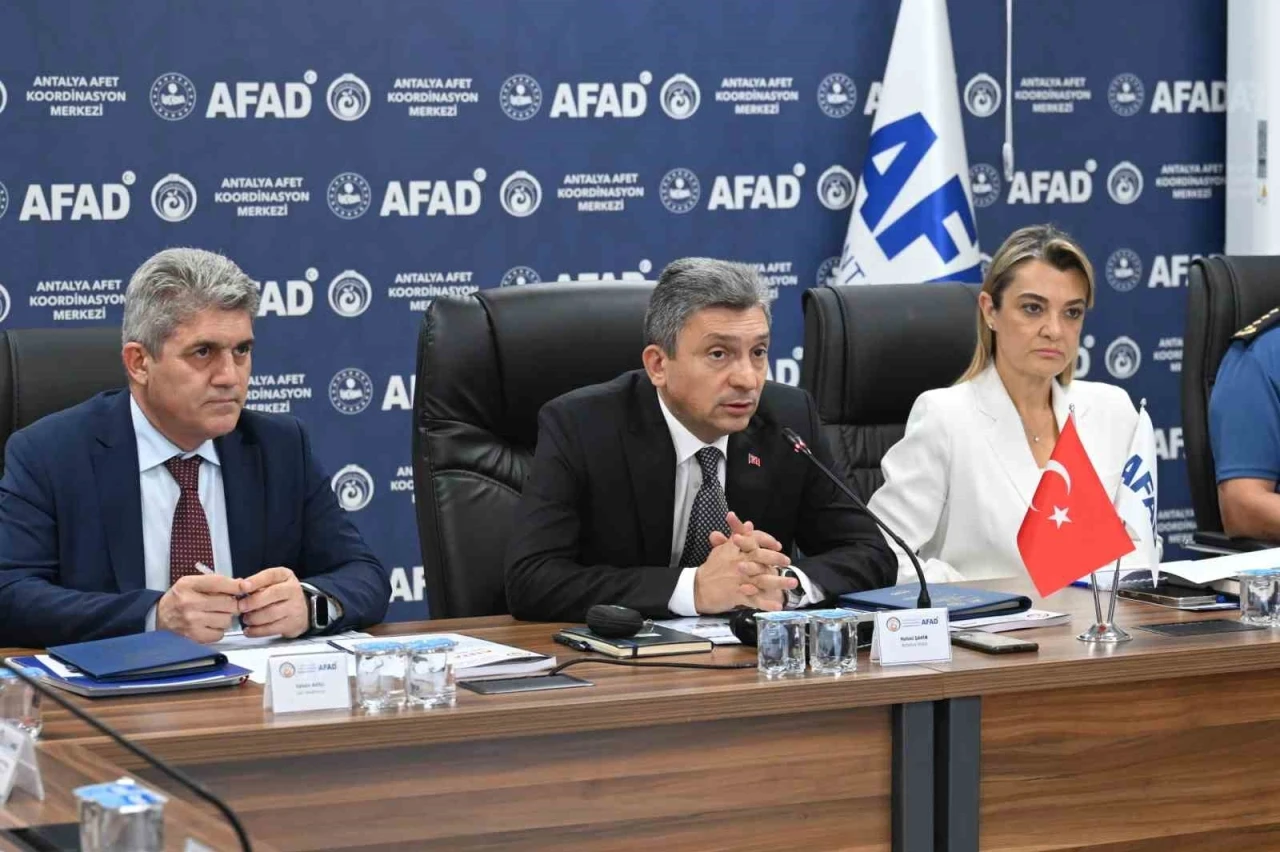 Vali Şahin: &quot;Afetlere karşı müdahale kapasitemizi dünya standartlarının üstüne çıkarmak için çalışıyoruz&quot;
