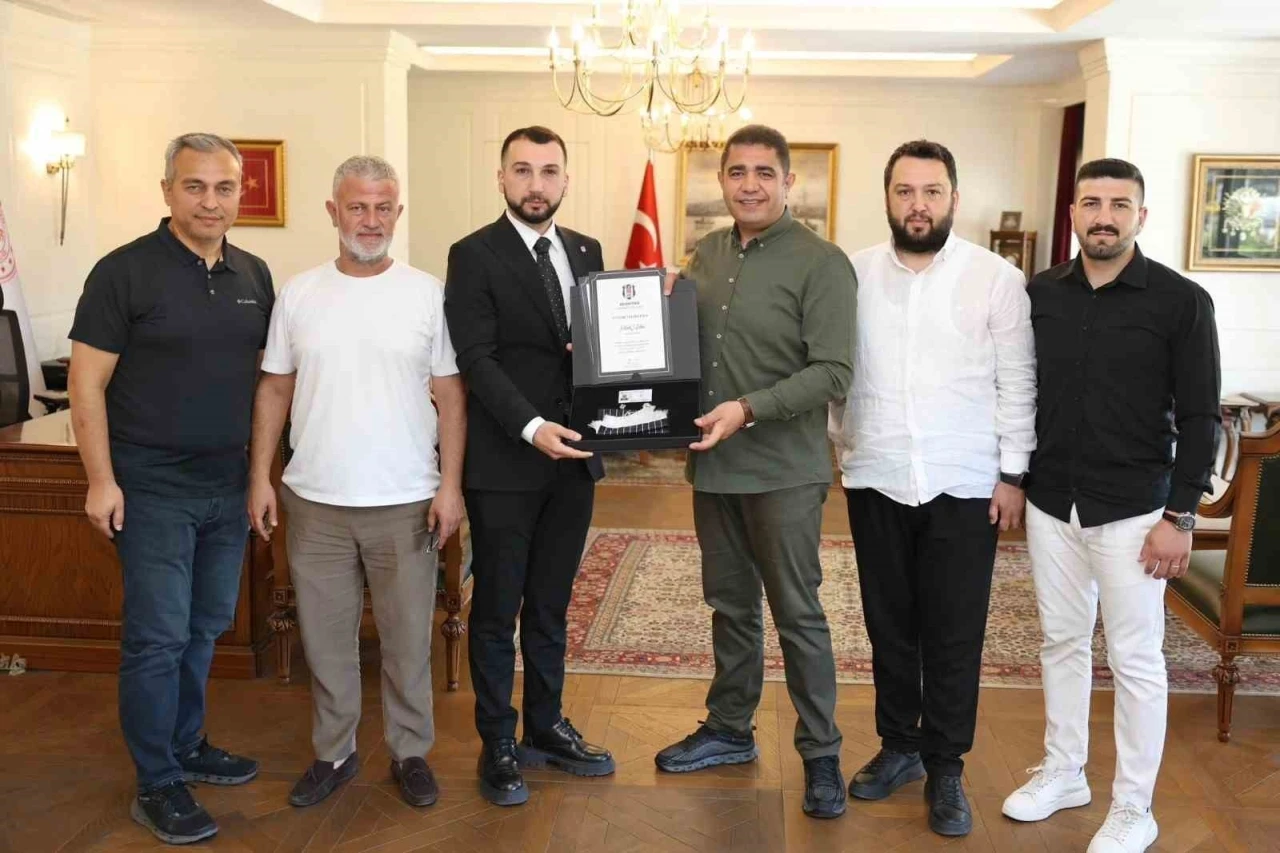Vali Selçuk Aslan, Beşiktaş kongre üyesi oldu
