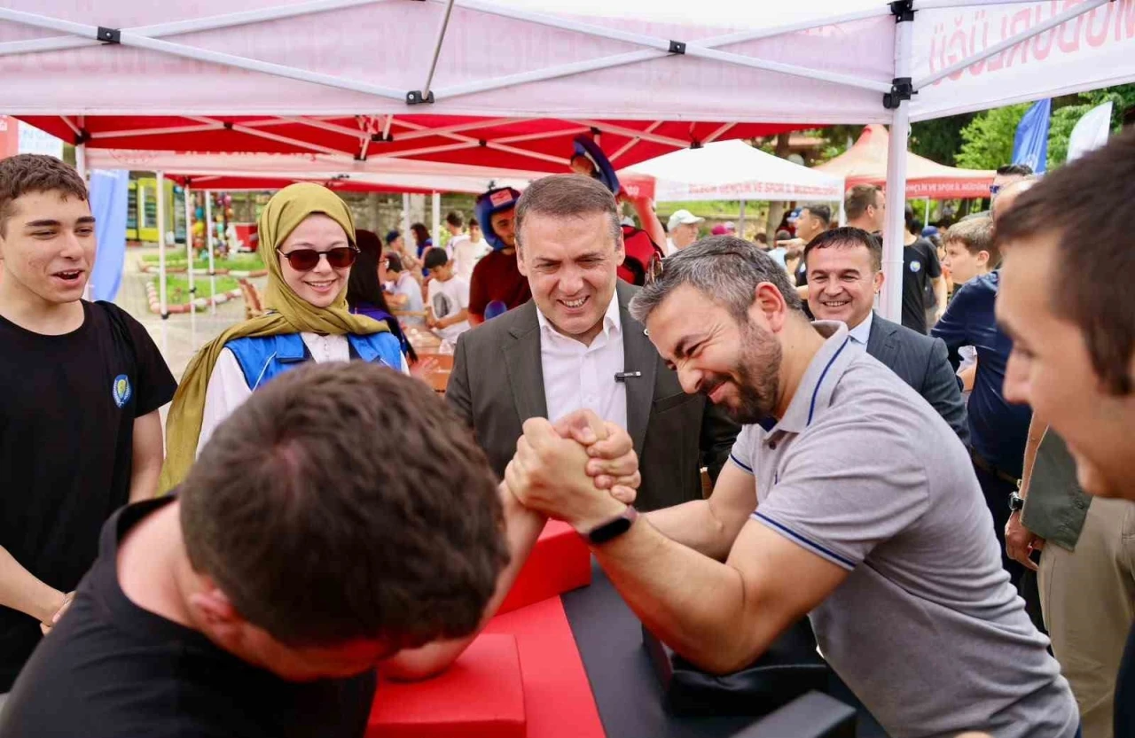 Vali S&ouml;zer, &Ccedil;EDES Yıl Sonu Kapanış Programı&rsquo;na katıldı
