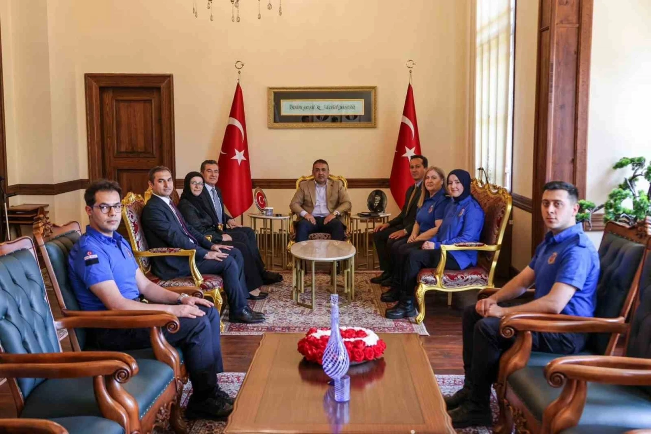 Vali S&ouml;zer, ceza infaz kurumlarının personeliyle bir araya geldi

