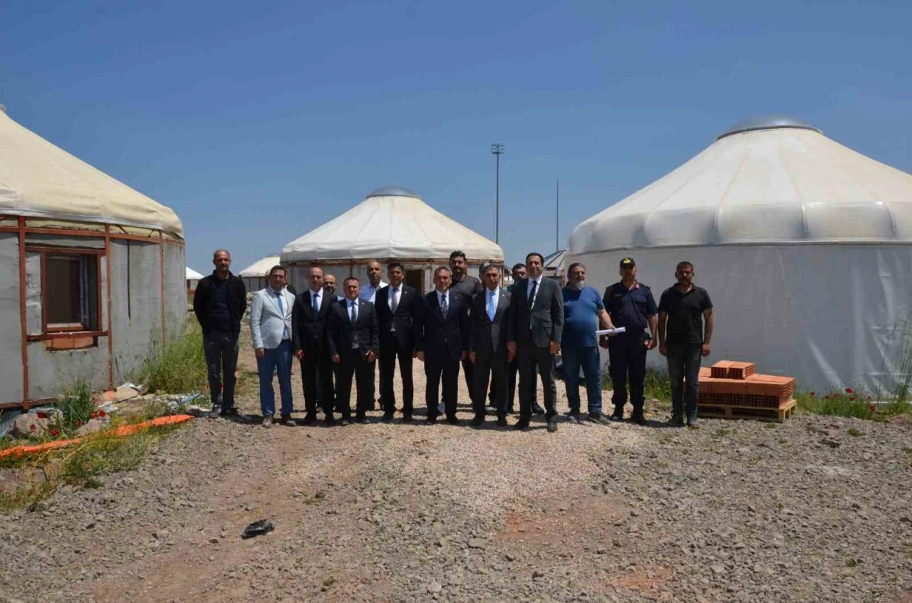 Vali Sözer, Obakent Tematik Gençlik Kampı’nda incelemelerde bulundu
