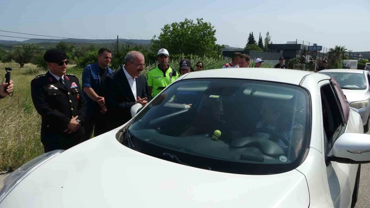 Vali Toraman görev başındaki emniyet personeliyle bayramlaştı
