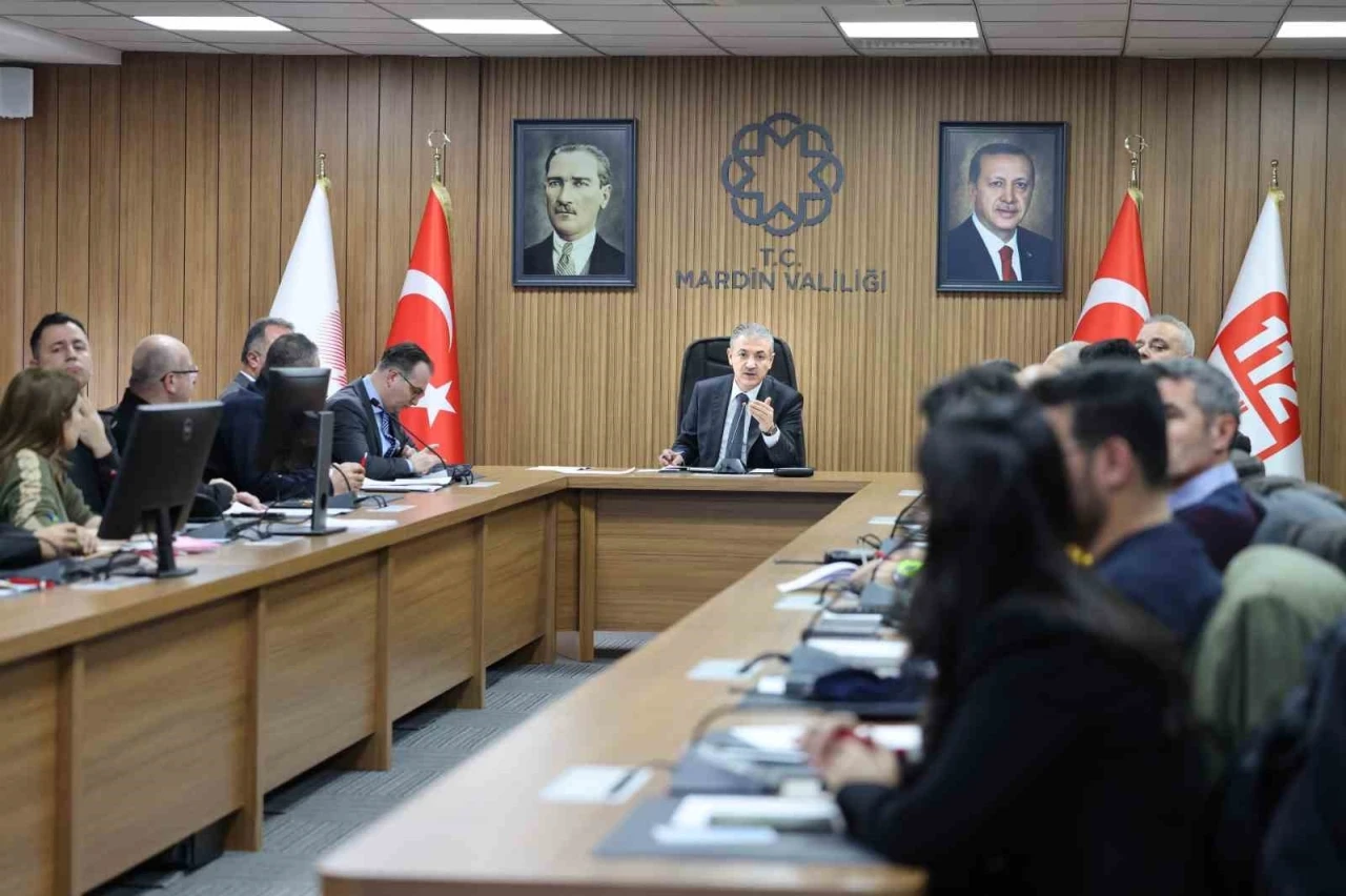 Vali Tuncay Akkoyun&rsquo;dan kar seferberliği
