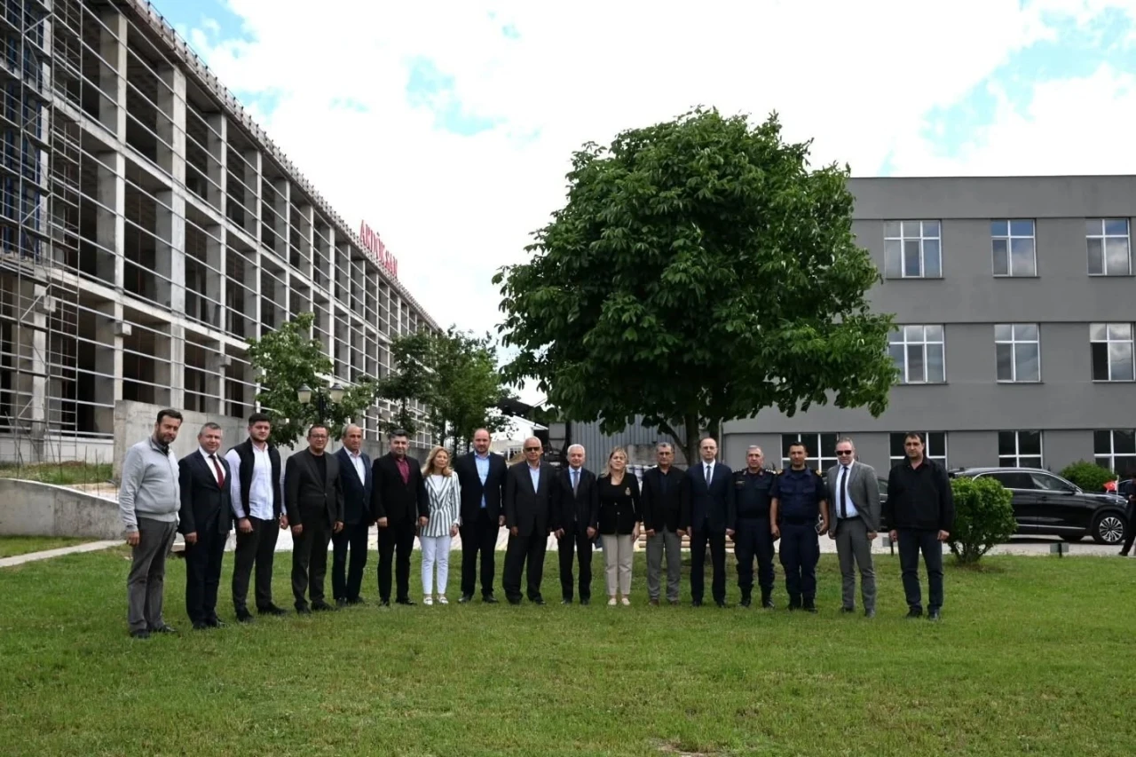 Vali Turan, OSB’de çalışmalar ve yatırımlar hakkında bilgi aldı
