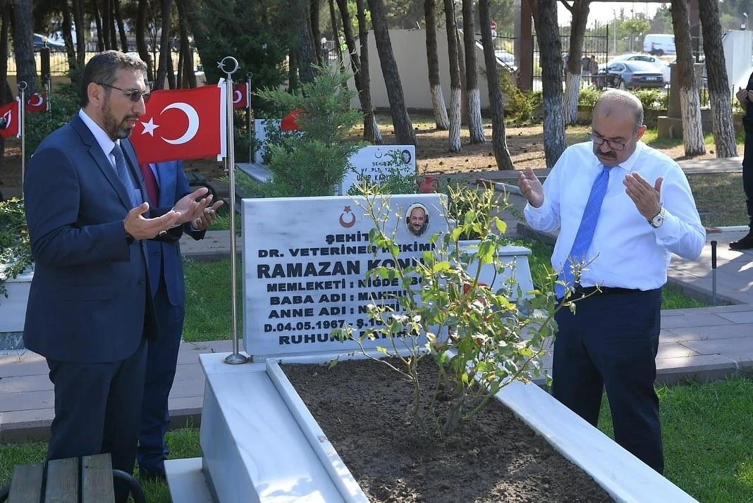 Vali Ustaoğlu’ndan 15 Temmuz şehidinin ailesine ziyaret
