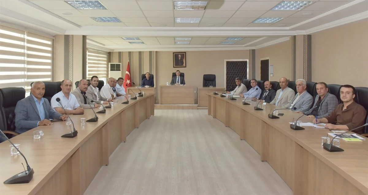 Vali Yardımcısı Zor, köy muhtarlarıyla bir araya geldi