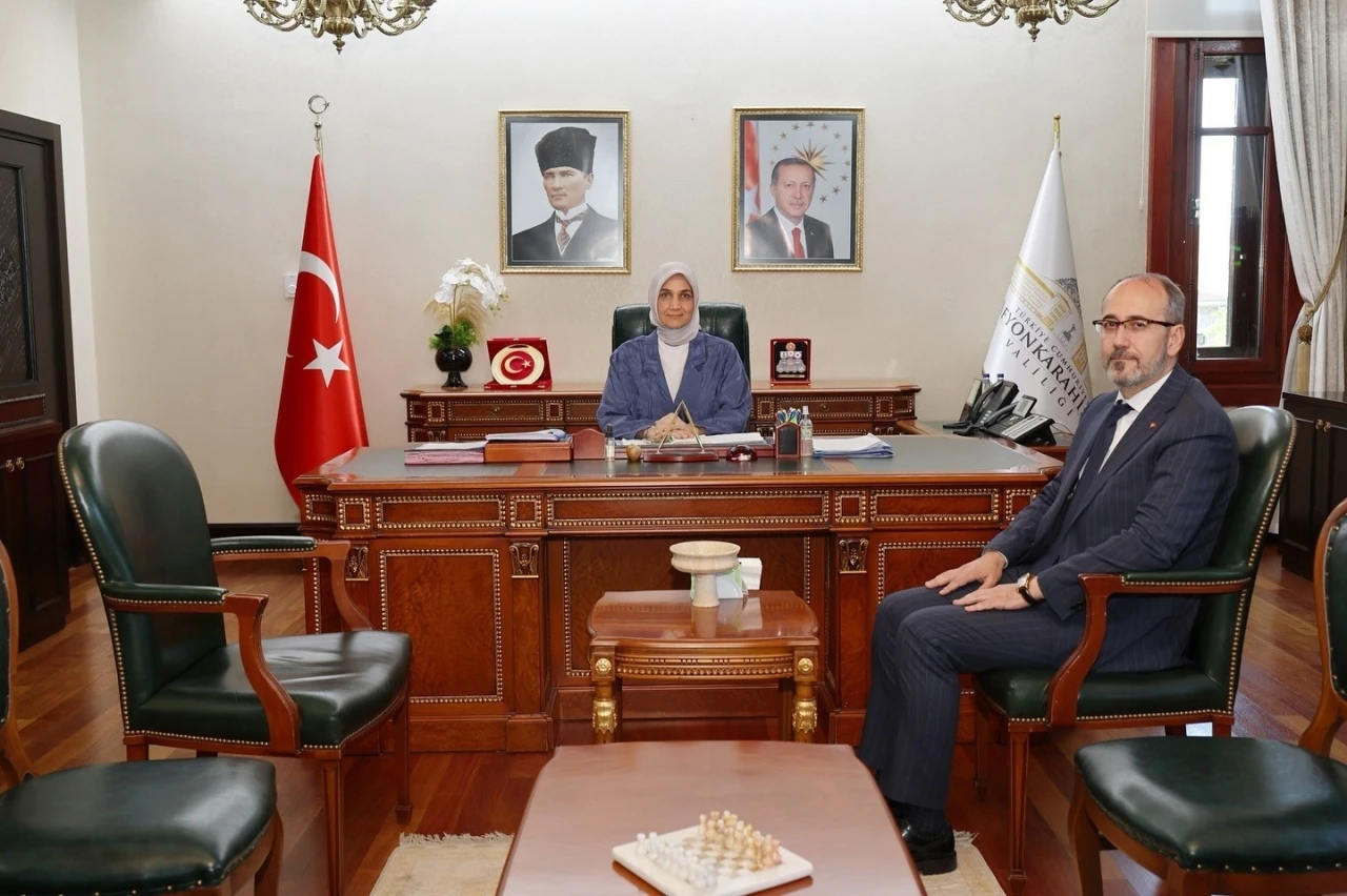 Vali Yiğitbaşı, yeni İl Sağlık Müdürü Dr. Hakkı Öztürk’ü kabul etti
