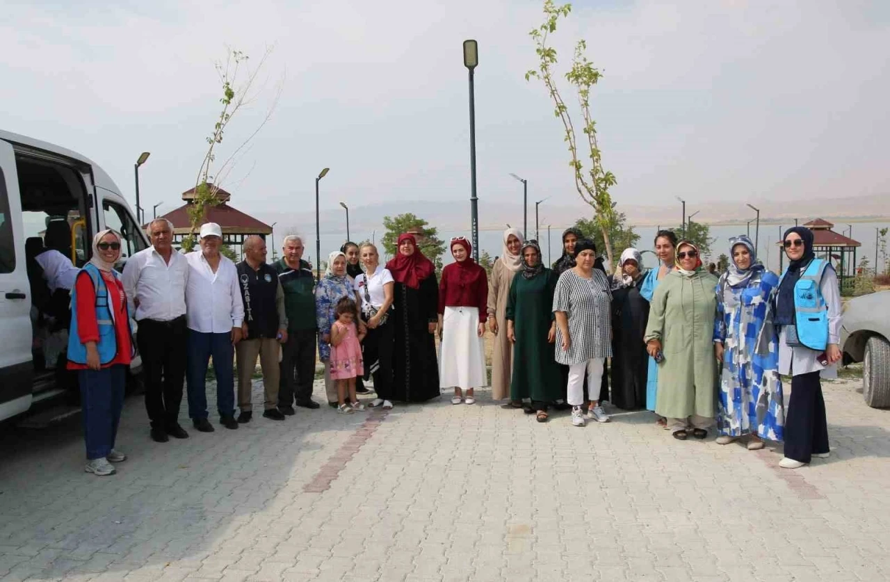 Van Büyükşehir Belediyesi yaşlı bireylere yönelik gezilerine devam ediyor
