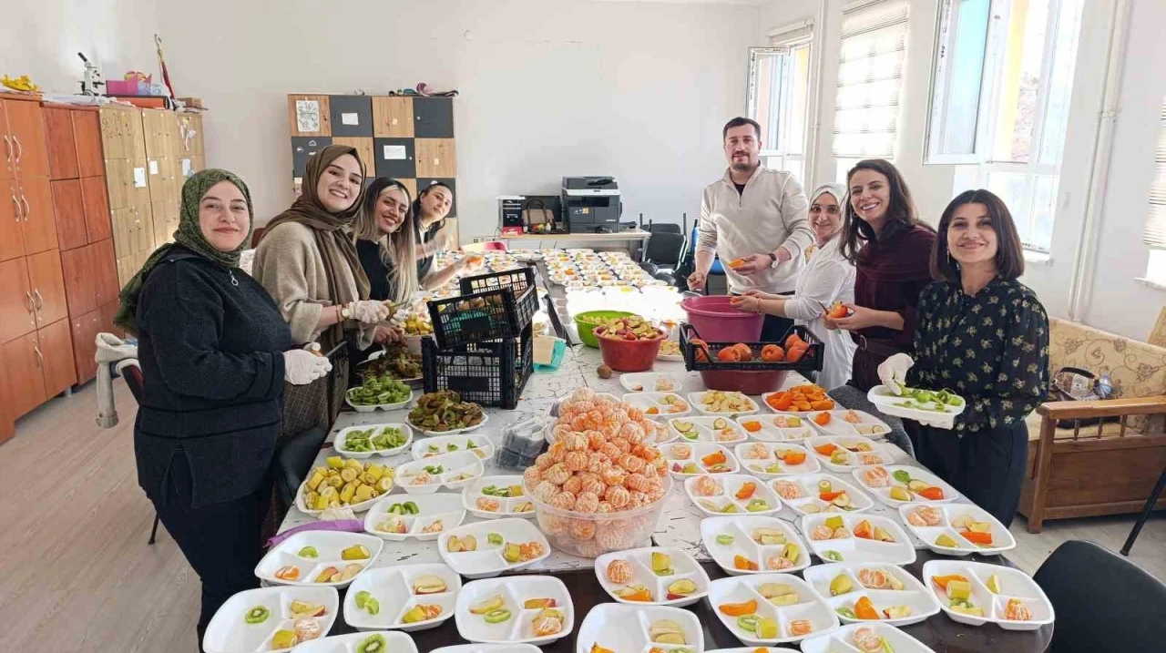 Van&rsquo;da 3. meyve şenliği d&uuml;zenlendi

