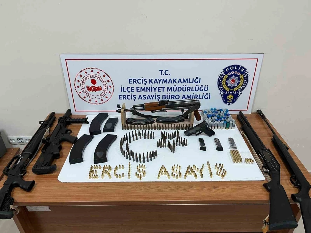 Van’da çeşitli suçlardan 94 kişi tutuklandı
