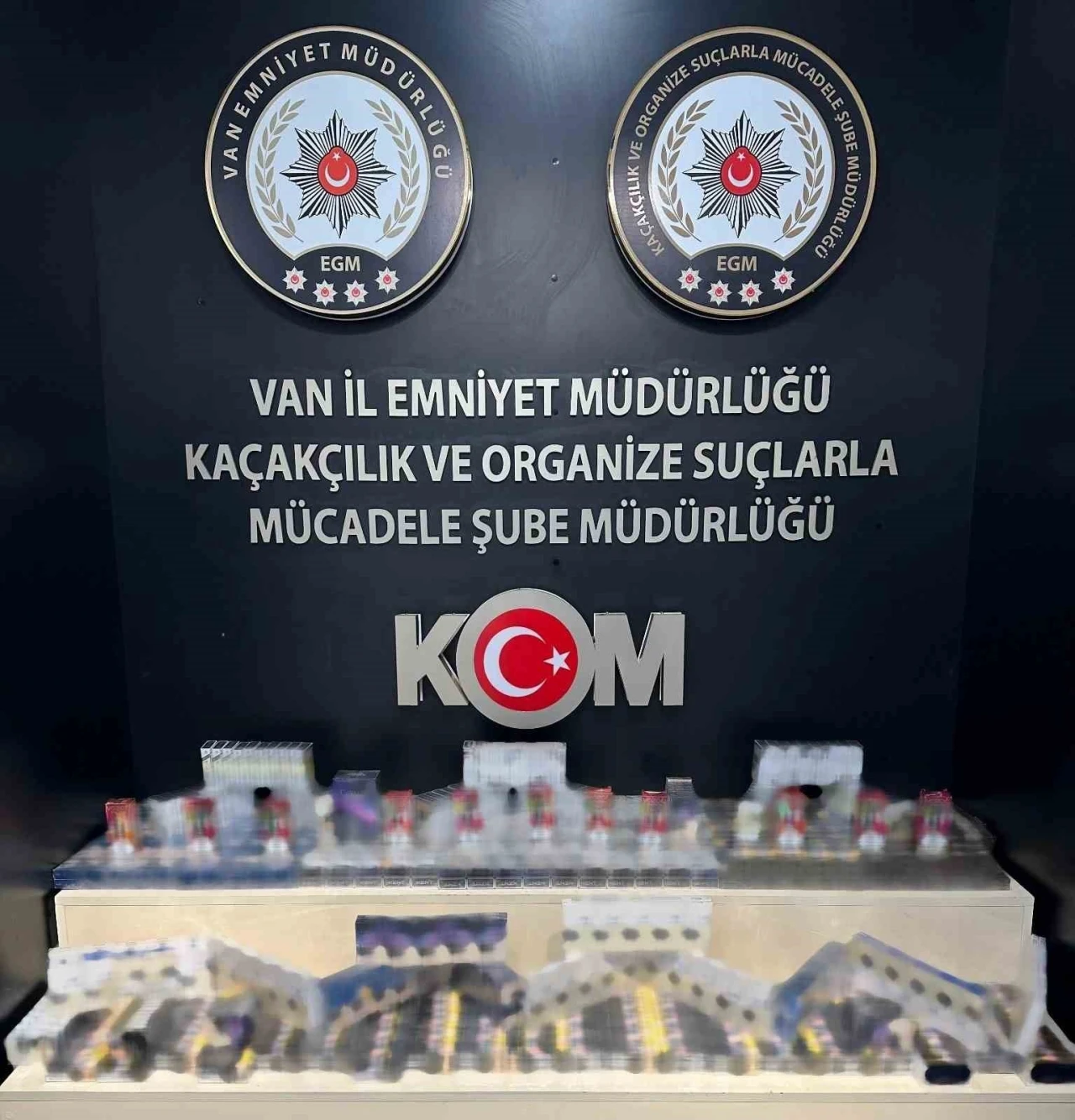 Van’da gümrük kaçağı malzemeleri ele geçirildi
