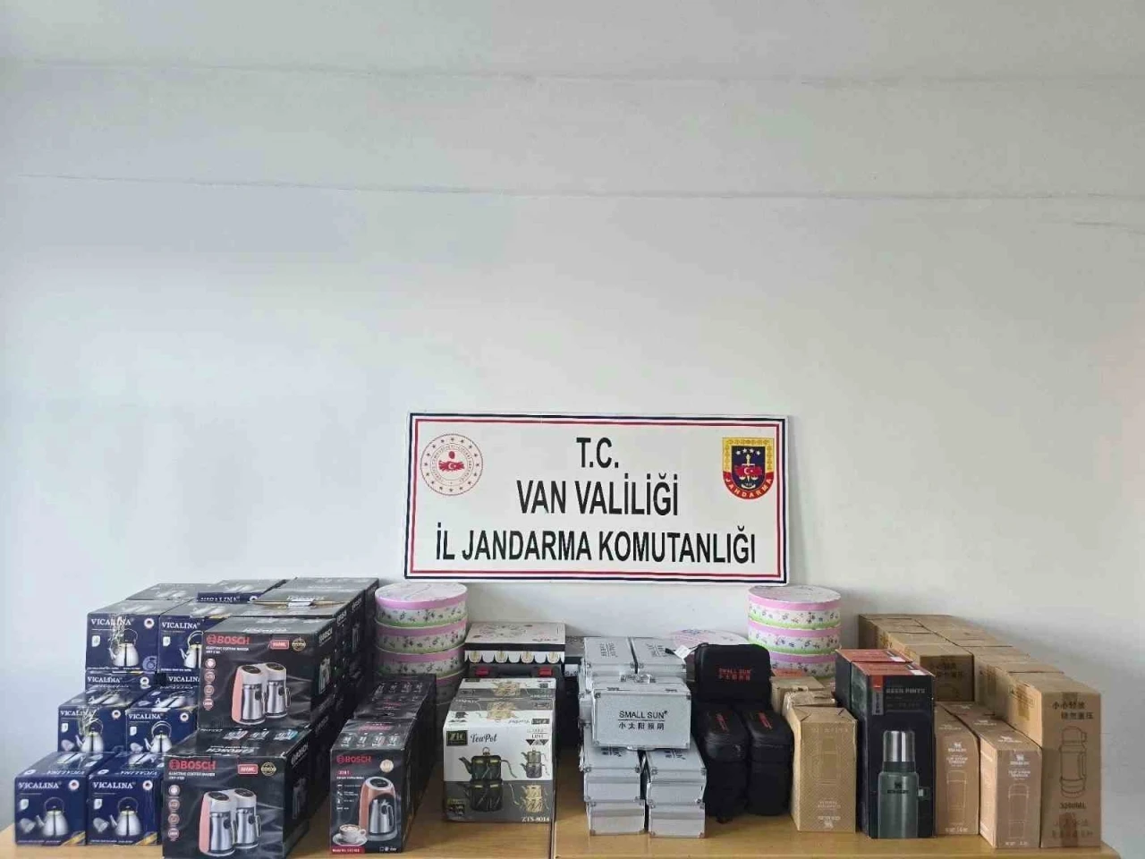Van’da gümrük kaçakçılığı operasyonu