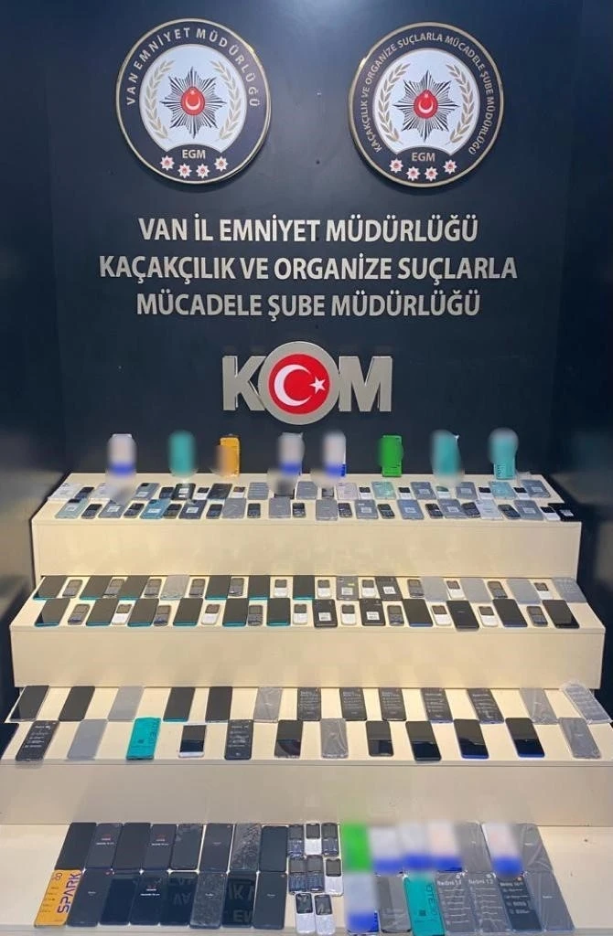 Van&rsquo;da g&uuml;mr&uuml;k ka&ccedil;ak&ccedil;ılığı operasyonu

