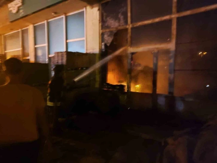 Van’da iş yeri yangını
