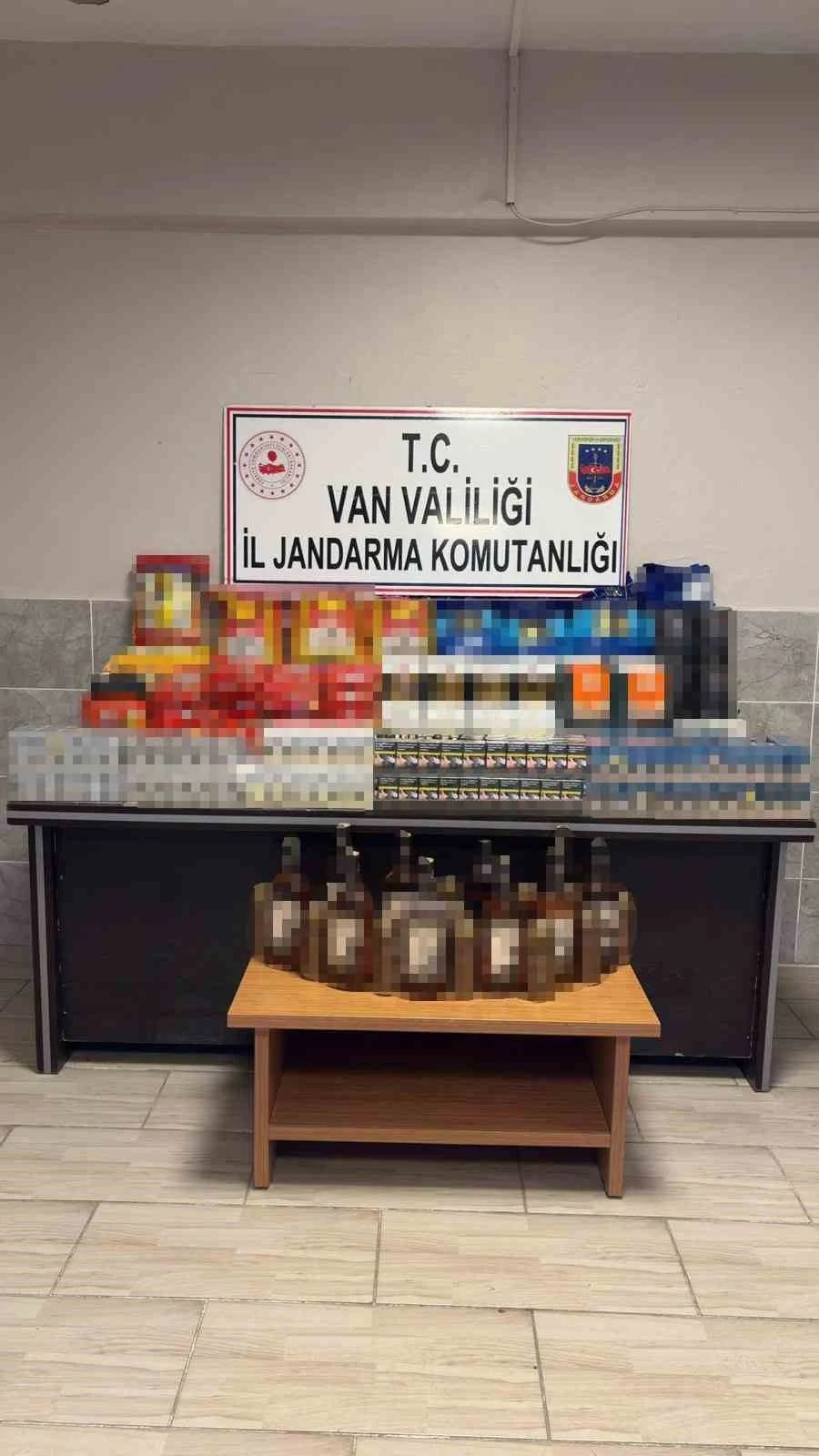 Van&rsquo;da ka&ccedil;ak sigara, alkol ve gıda &uuml;r&uuml;n&uuml; ele ge&ccedil;irildi
