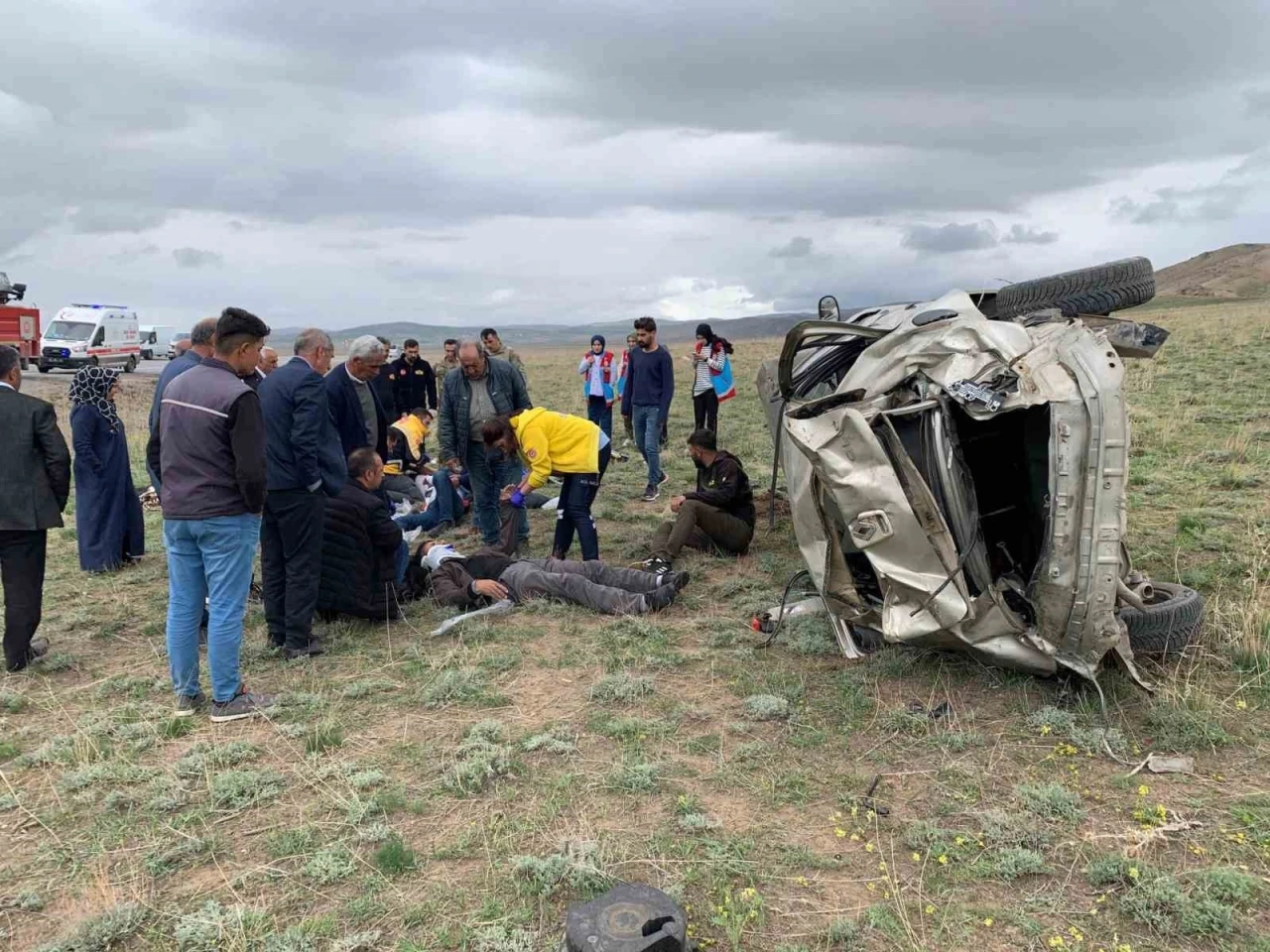 Van’da kontrolden çıkan otomobil takla attı; 1 ölü, 4 yaralı
