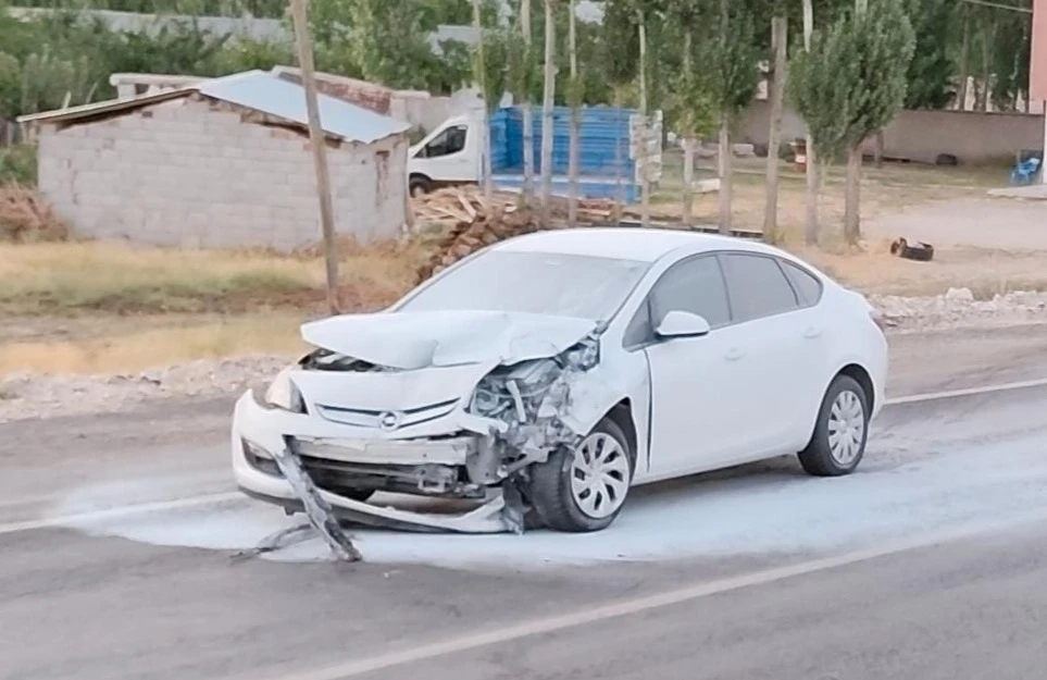 Van’da trafik kazası: 3 yaralı
