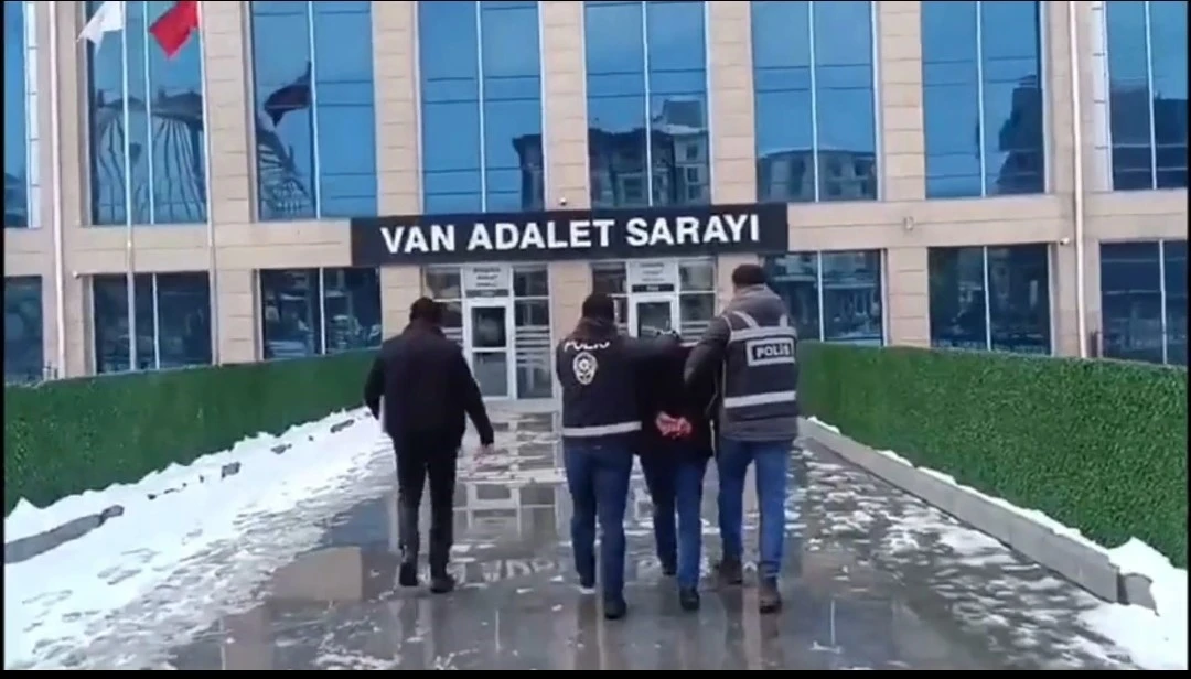 Van&rsquo;da &rsquo;yardım&rsquo; bahanesiyle emeklileri ve engellileri dolandıran ş&uuml;pheli tutuklandı
