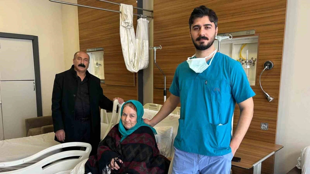 Van&rsquo;da y&uuml;ksek riskli hasta başarılı ameliyatla sağlığına kavuştu
