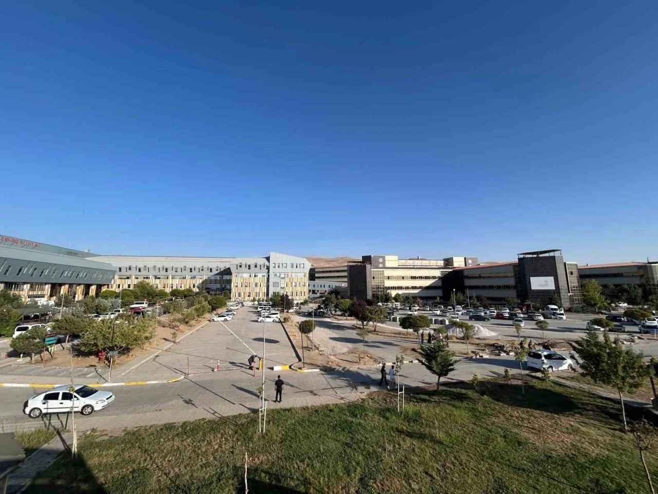 Van Eğitim ve Araştırma Hastanesi daha modern bir görünüme kavuşuyor
