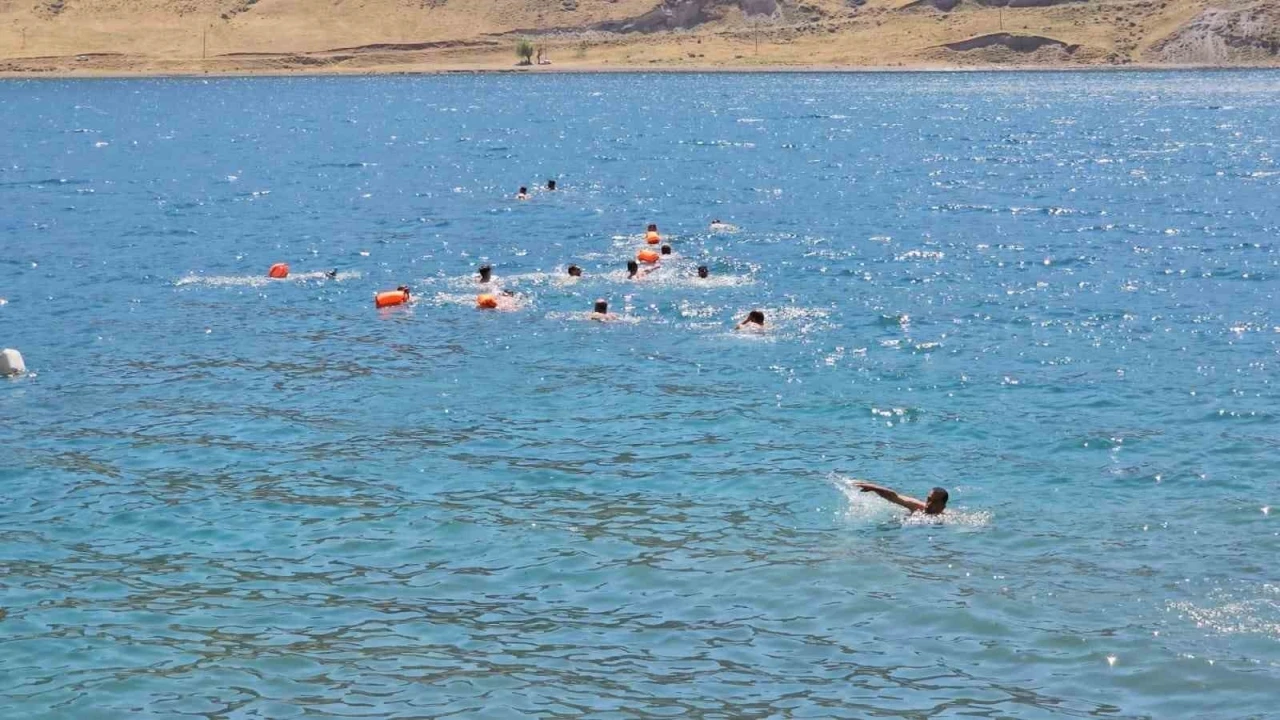 Van Gölü’nde kabotaj bayramı coşkusu
