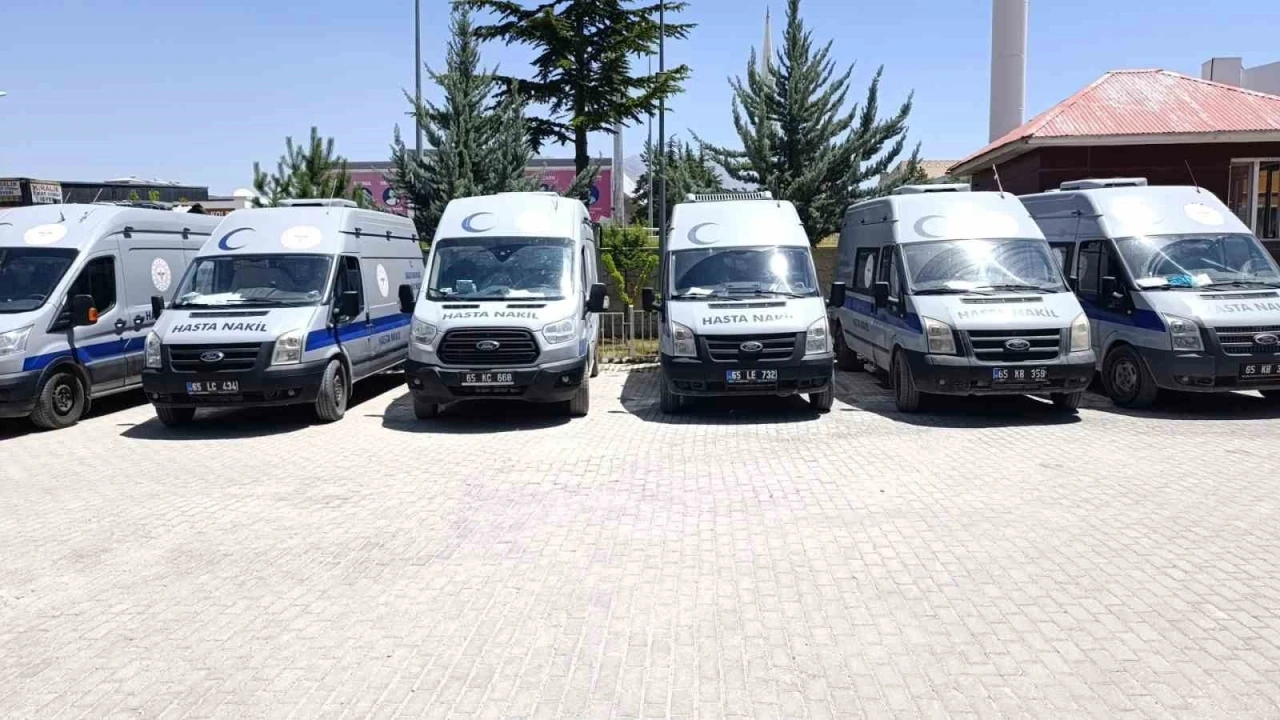 Van Sağlık M&uuml;d&uuml;rl&uuml;ğ&uuml;&rsquo;n&uuml;n hasta nakil filosu yenilendi
