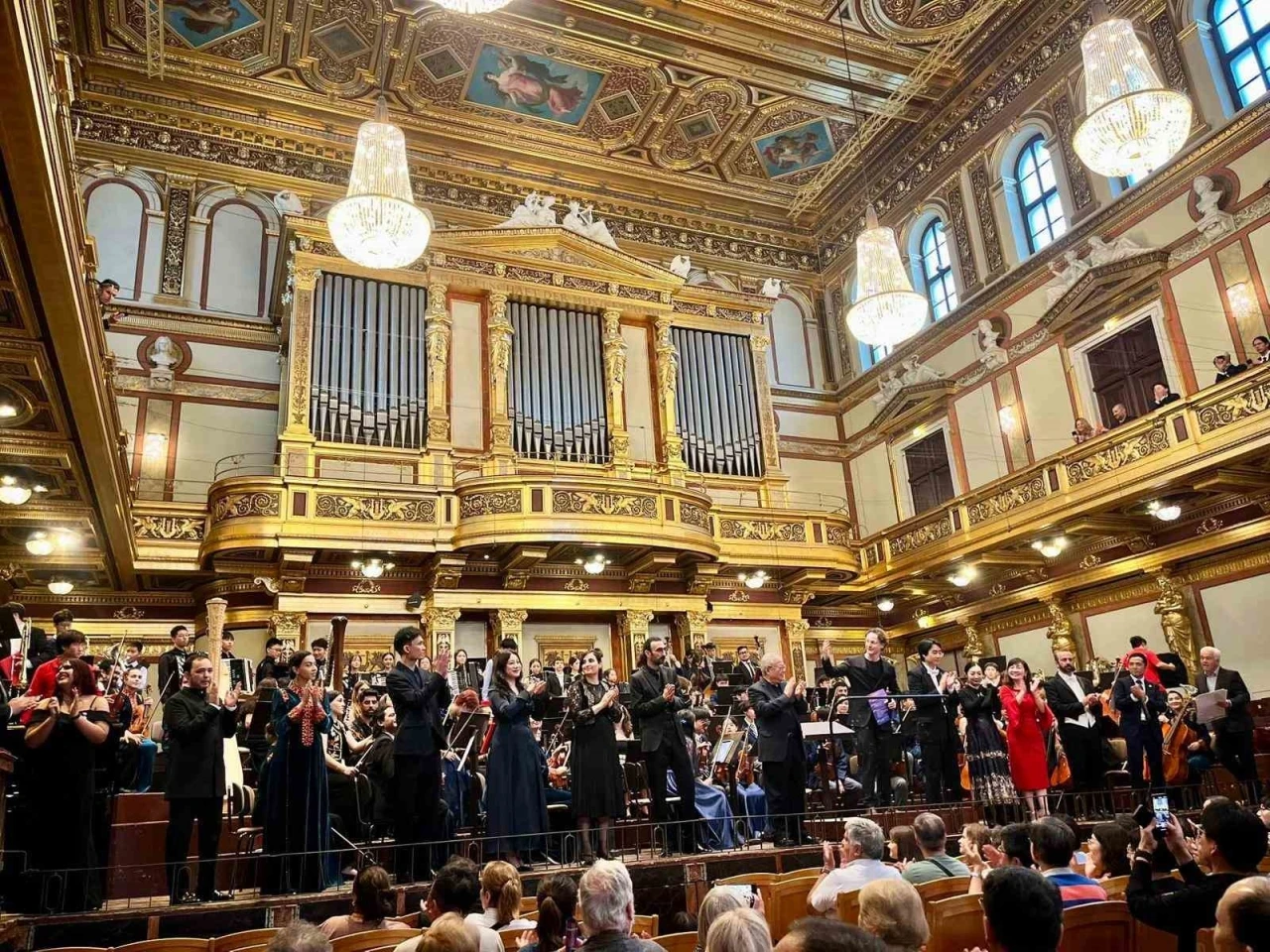 Van YYÜ Akademik Orkestrası Viyana’da sahne aldı
