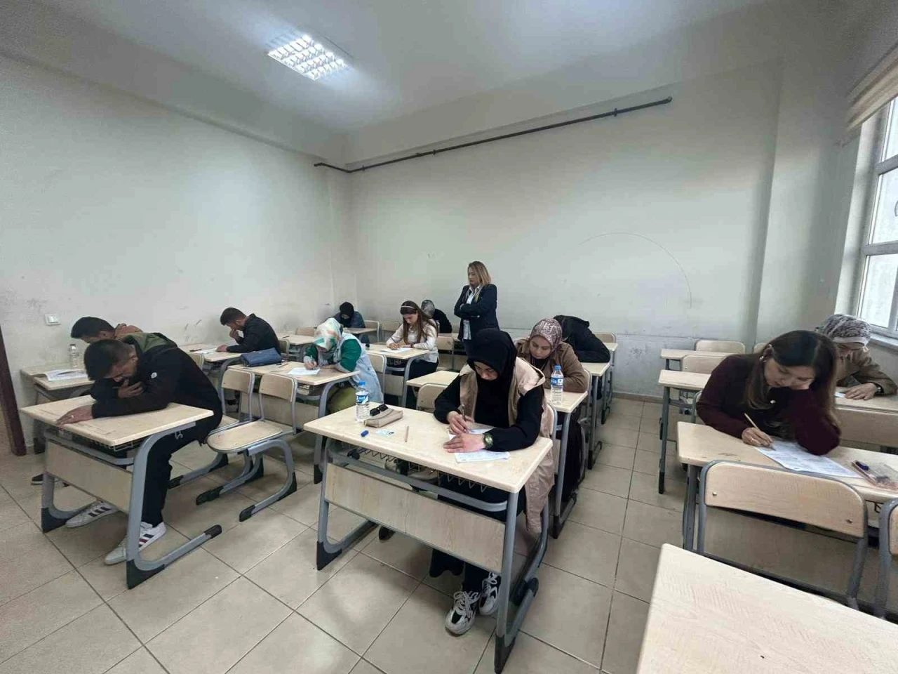 Vanlı öğrenciler ve yetişkinler kitap okuma yarışmasında buluştu
