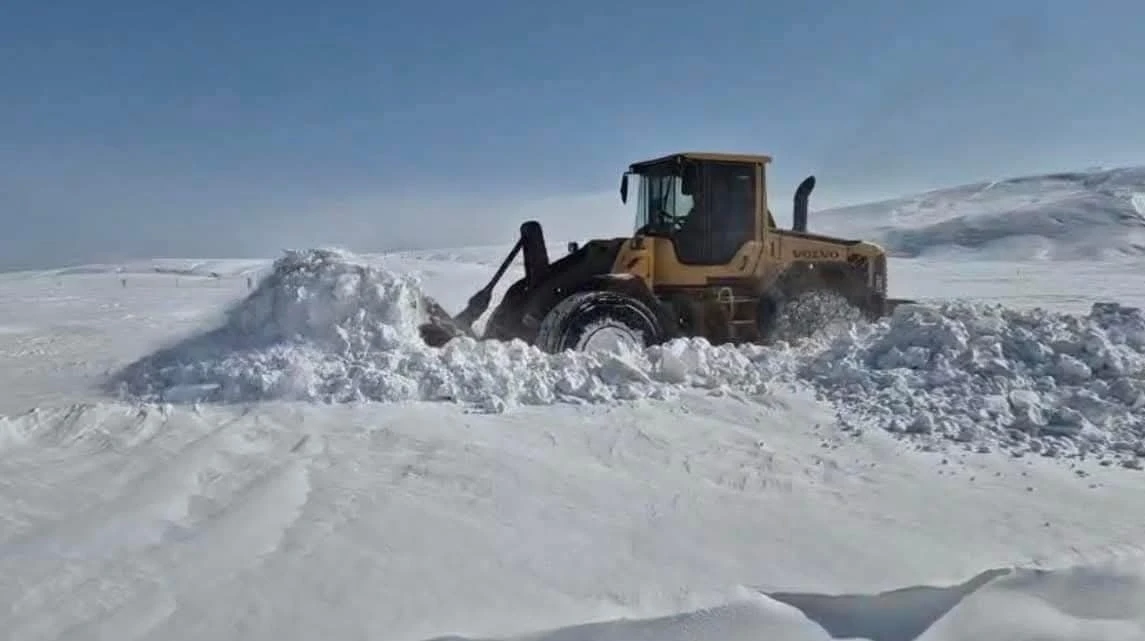 Varto&rsquo;da 25 k&ouml;y yolu ulaşıma kapandı
