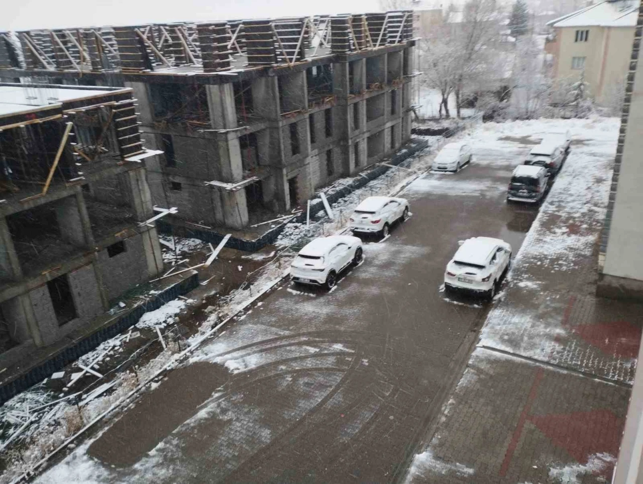 Varto’da kar yağışı başladı