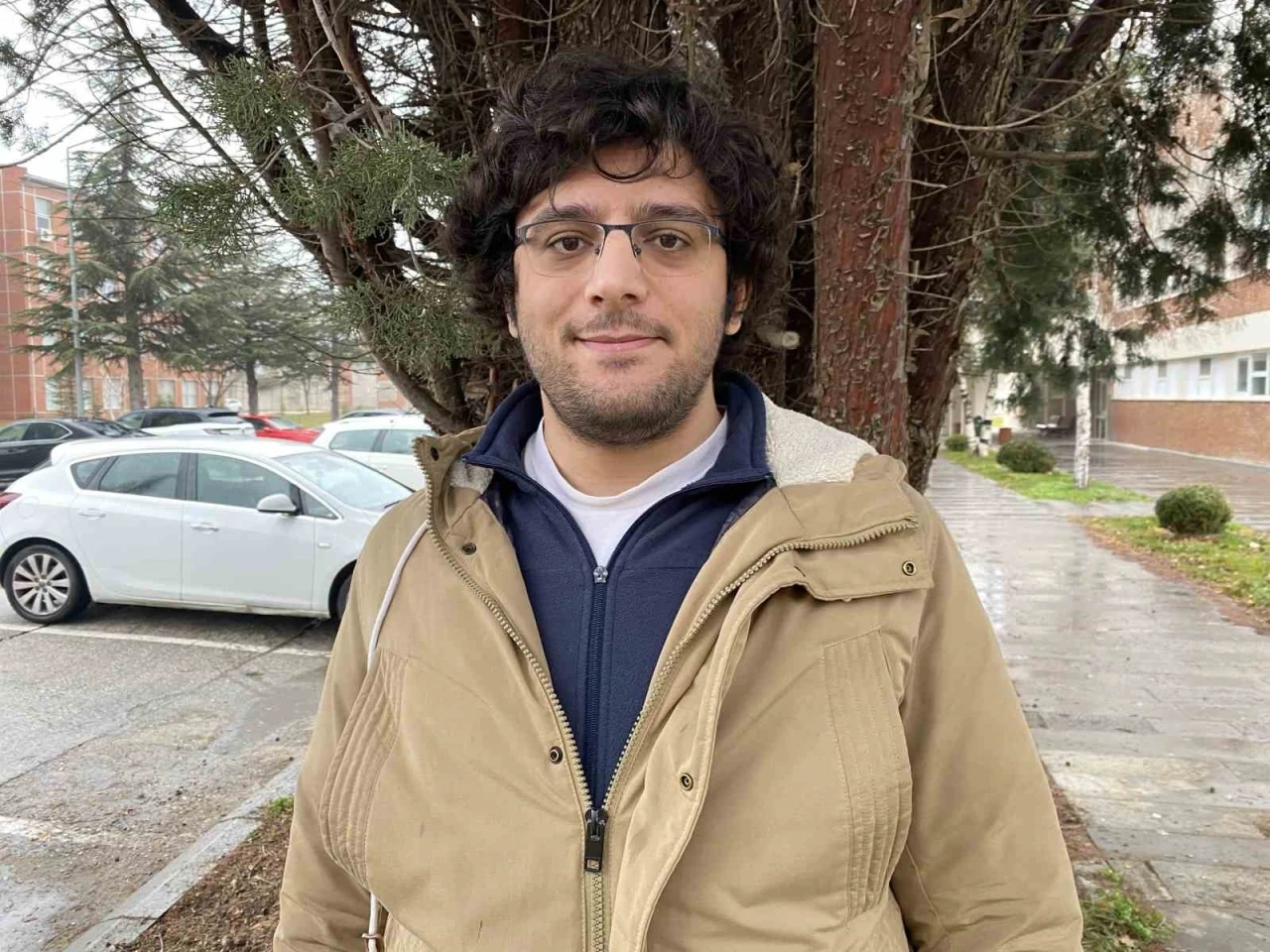 Vatandaşın, yalan s&ouml;yleyerek dilendiği iddia edilen kadınla ilgin&ccedil; tartışması
