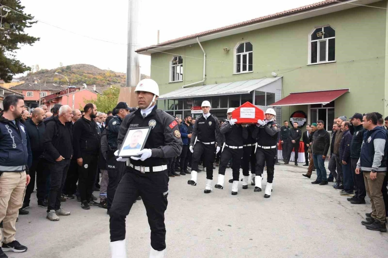 Vefat eden polis memuru son yolculuğuna uğurlandı