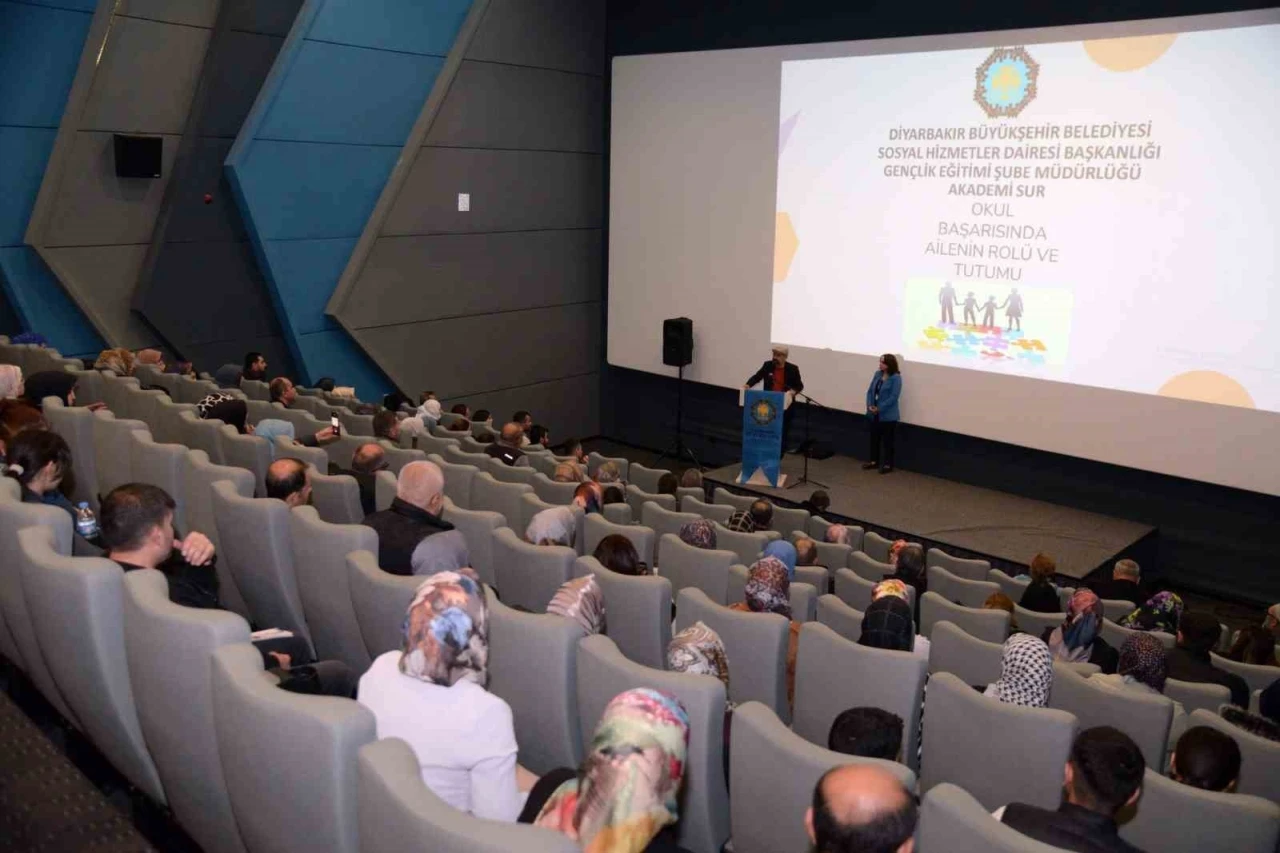 Velilere yönelik eğitim semineri düzenlendi
