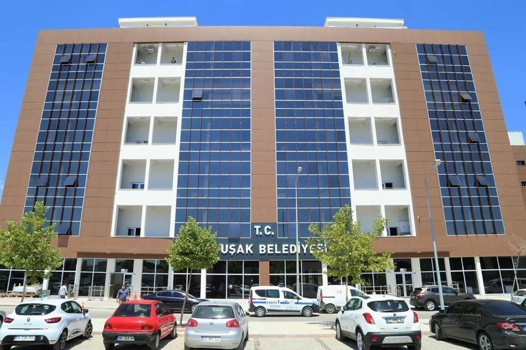 Vergi borcunu &ouml;demeyen Uşak Belediyesi kara listeye girdi
