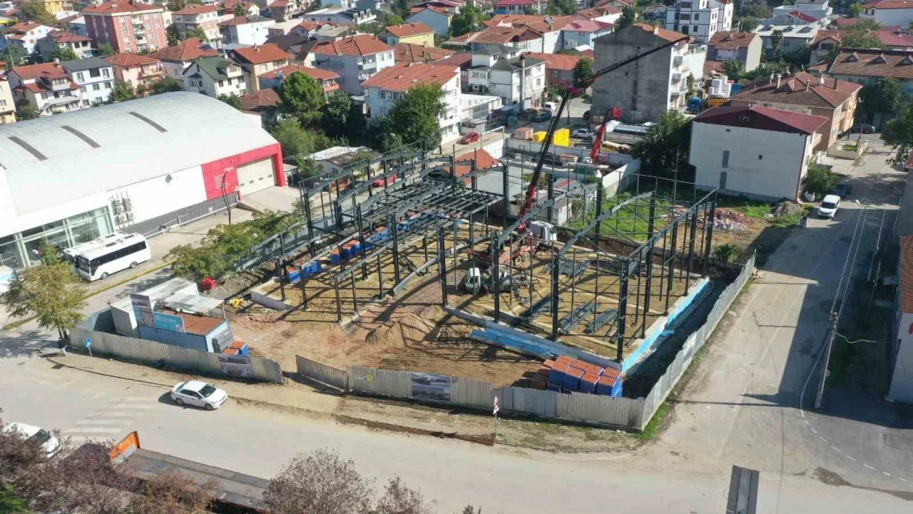 Vezirçiftliği Kapalı Spor Salonu’nda çalışmalar sürüyor
