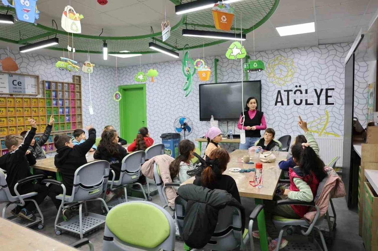 Vezirk&ouml;pr&uuml; Bilim Merkezindeki eğitimler s&uuml;r&uuml;yor
