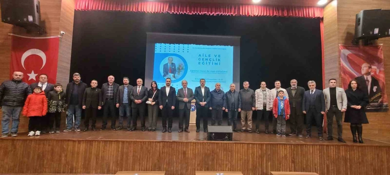 Vezirköprü’de ’Aile ve Gençlik Eğitimi’ konferansı
