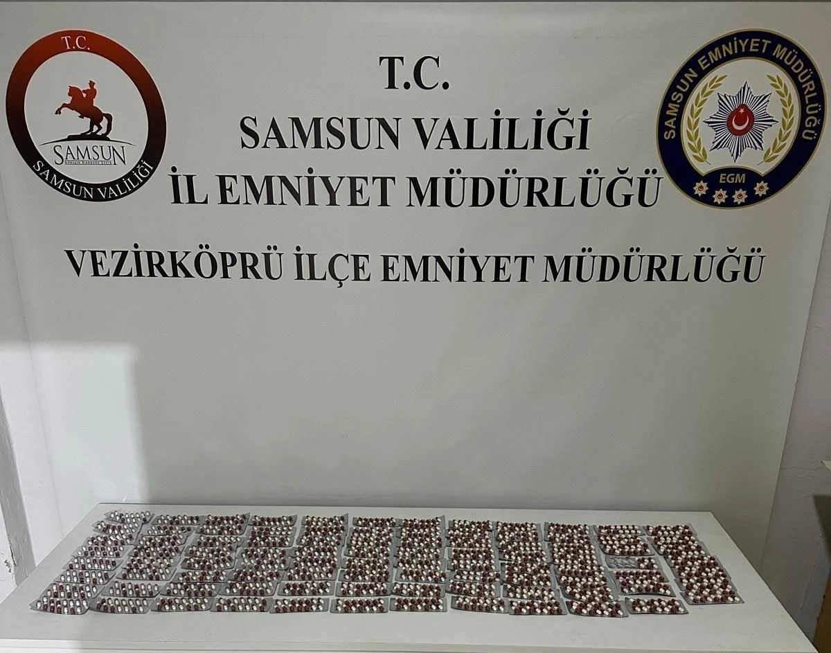 Vezirköprü’de araçta bin 308 adet uyuşturucu hap ele geçirildi
