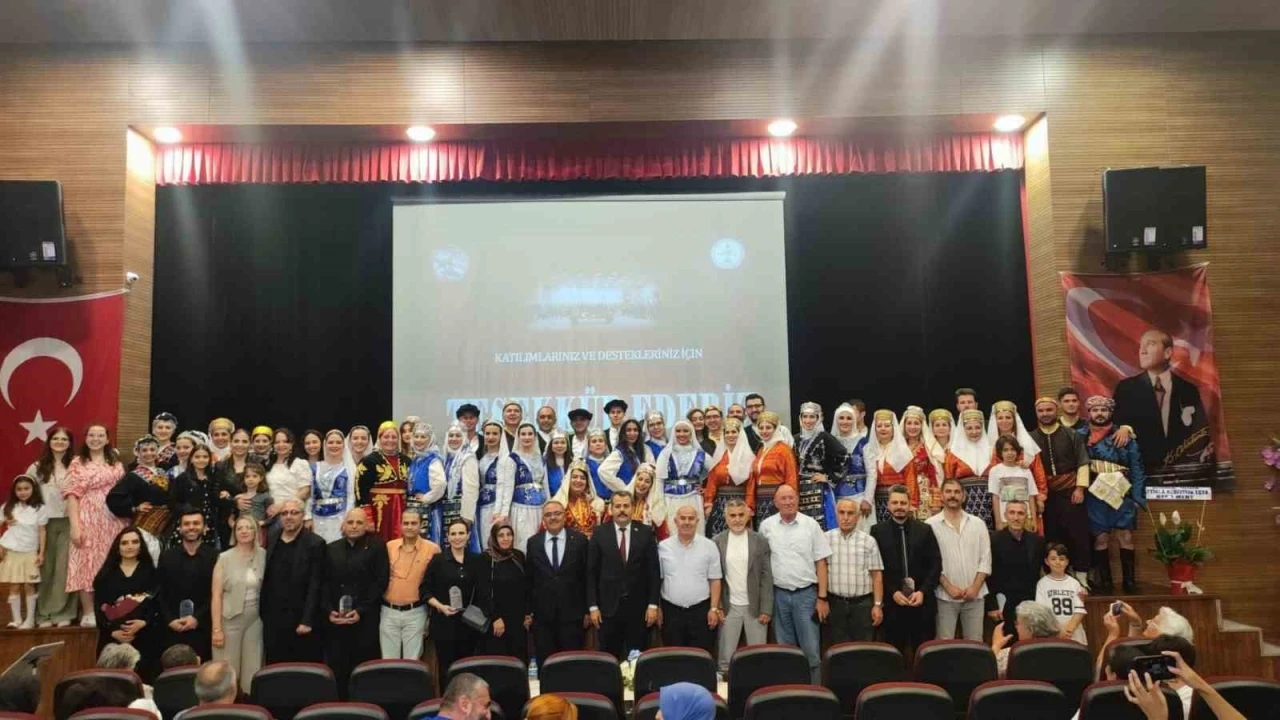 Vezirköprü’de halk oyunları coşkusu
