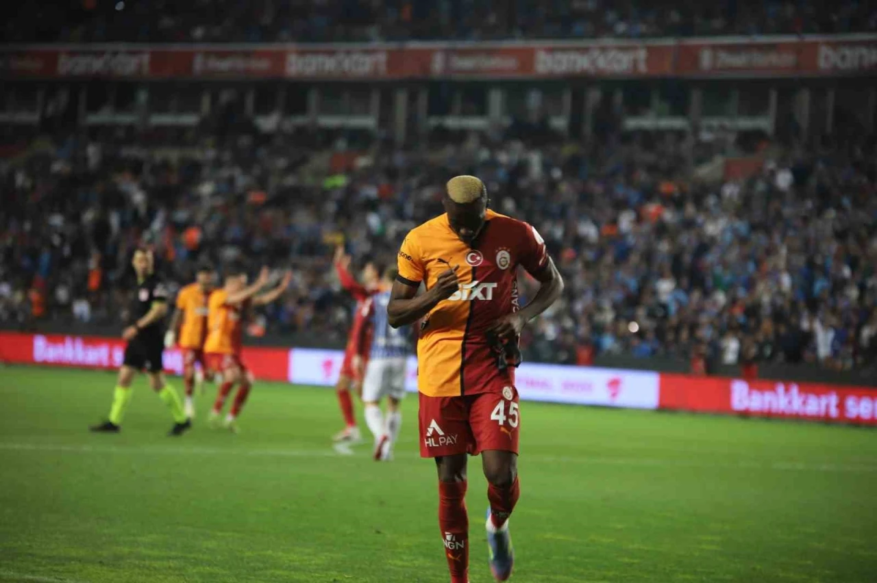 Victor Osimhen, Galatasaray tarihine geçti
