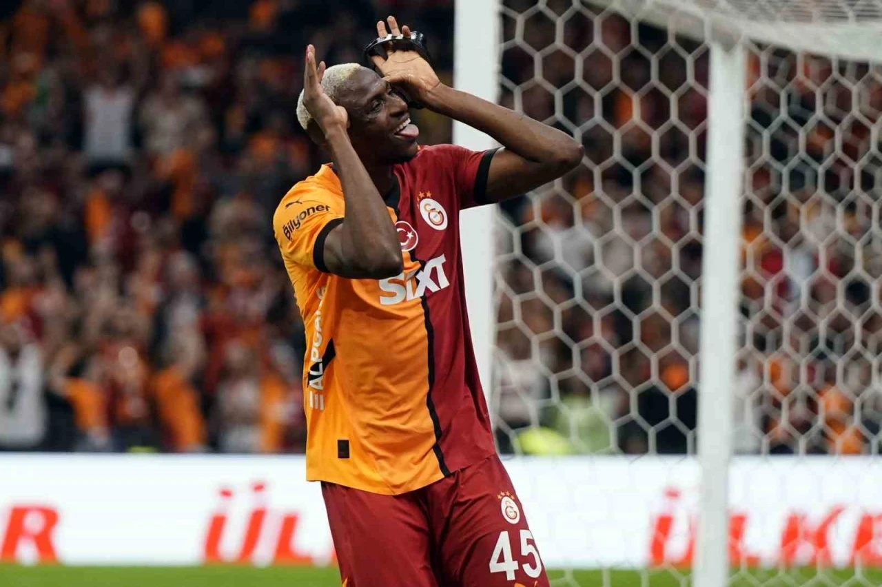 Victor Osimhen sezonu 37 golle tamamladı
