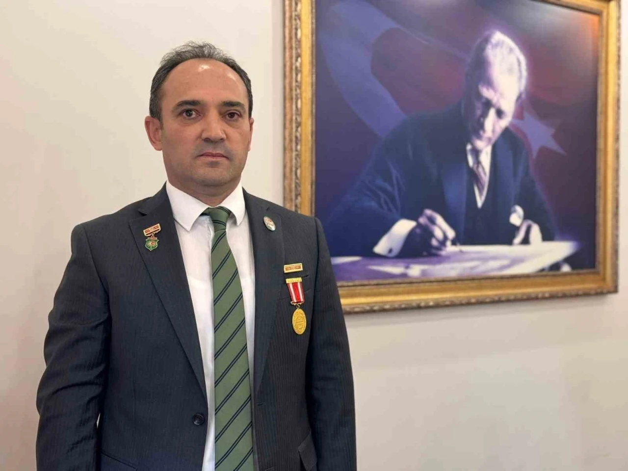 Vücudunda binin üzerinde şarapnel parçasıyla vatana hizmete devam ediyor
