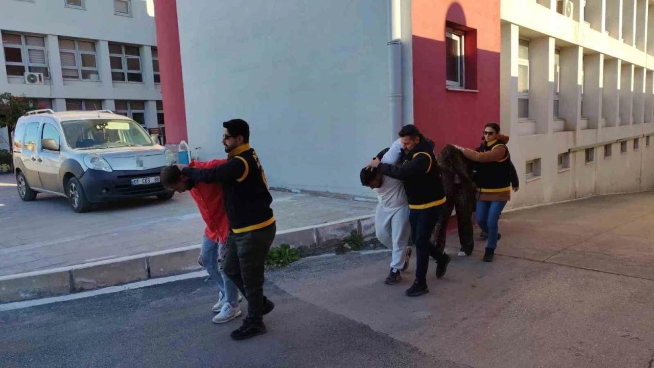 Vurup hastaneye g&ouml;t&uuml;rd&uuml;kleri gen&ccedil; &ouml;ld&uuml;, ka&ccedil;an katil ile arkadaşları yakalanıp tutuklandı
